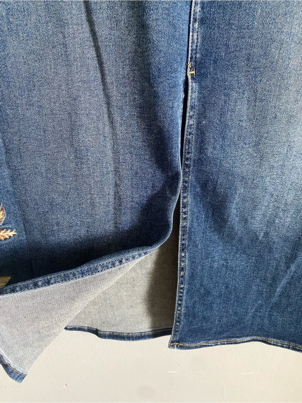 Driftwood Floral Embroidered Denim Skirt Size 12 Western Cowgirl Coastal Cottage - Picture 9 of 9